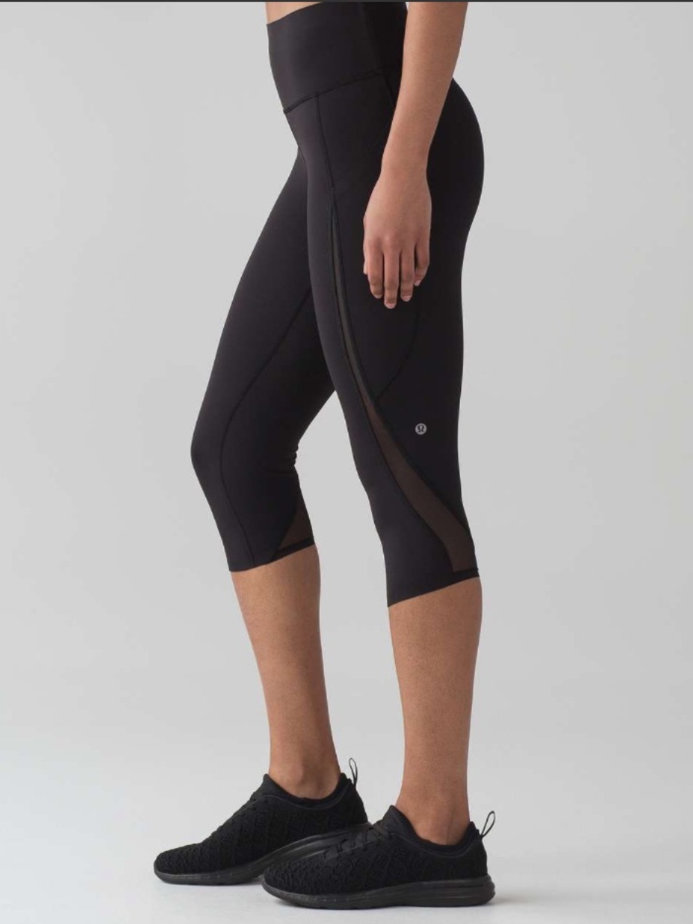 LULULEMON Pace Perfect Crop (17")
Black High-Waist Black Capri Leggings Size 4